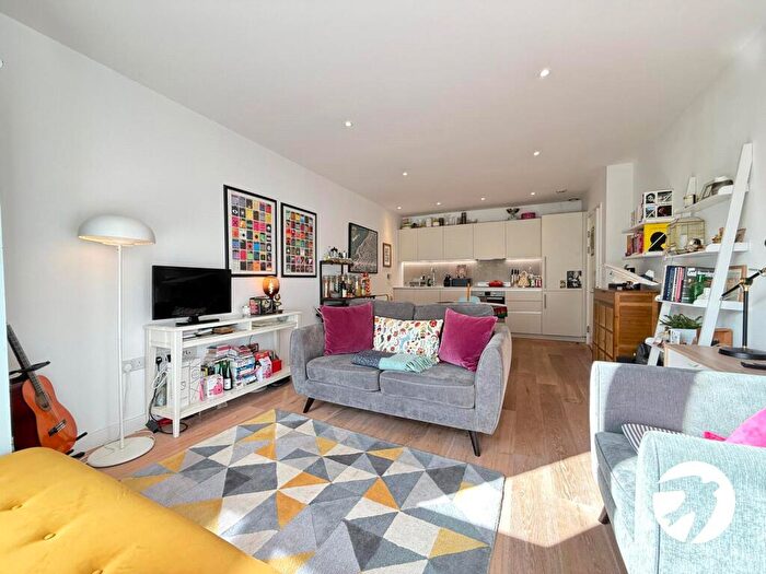 1 Bedroom Flat For Sale In Ottley Drive, London, SE3