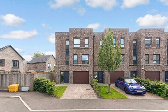 4 Bedroom End Of Terrace House For Sale In Riverford Court, Glasgow, Glasgow City, G43