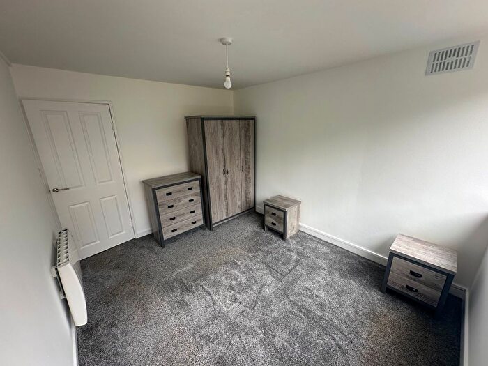 2 Bedroom Flat To Rent In Comrie Close, Coventry, CV2