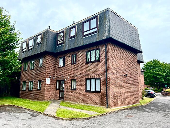 1 Bedroom Flat To Rent In Alexandra Avenue, Camberley, Surrey, GU15