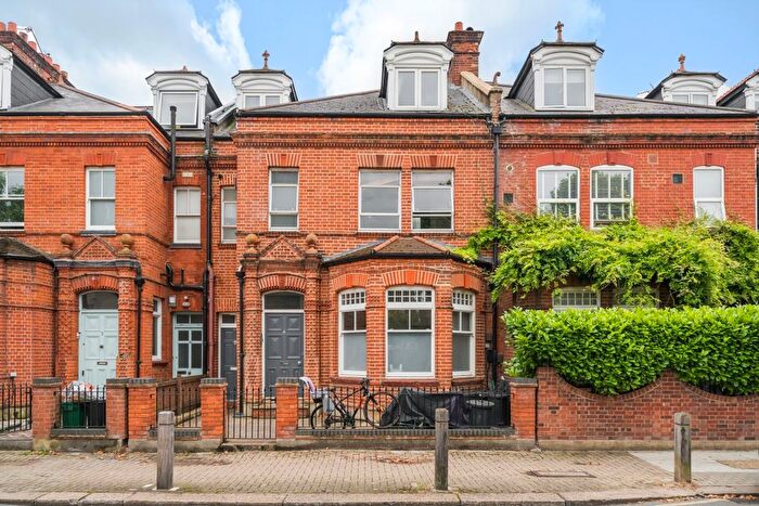 2 Bedroom Flat To Rent In Allfarthing Lane, London, SW18