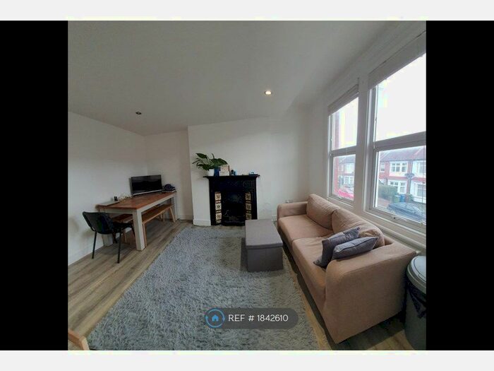 3 Bedroom Flat To Rent In Butler Road, Harrow, HA1