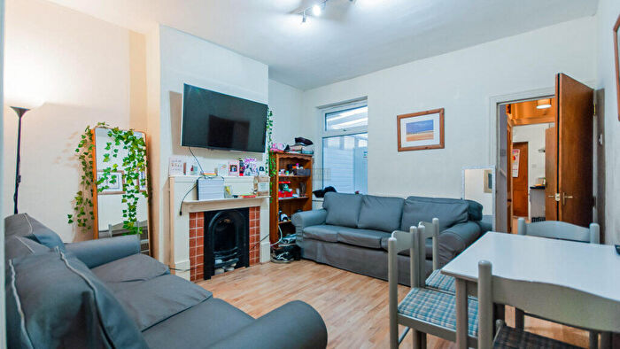 1 Bedroom Terraced House To Rent In Warwards Lane, Selly Park, Birmingham, B29