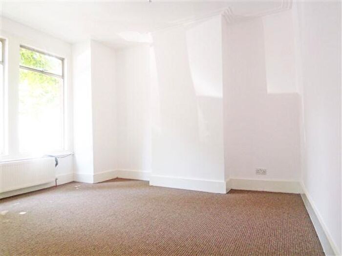 2 Bedroom Flat To Rent In Newbury Road, Highams Park, E4