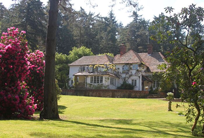 1 Bedroom Flat To Rent In Thursley Road, Churt, Farnham, GU10