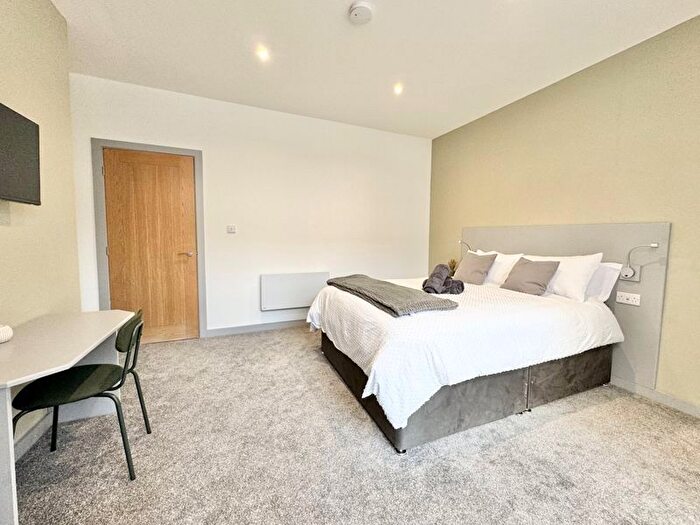 2 Bedroom Flat To Rent In College Street, Cleethorpes, DN35