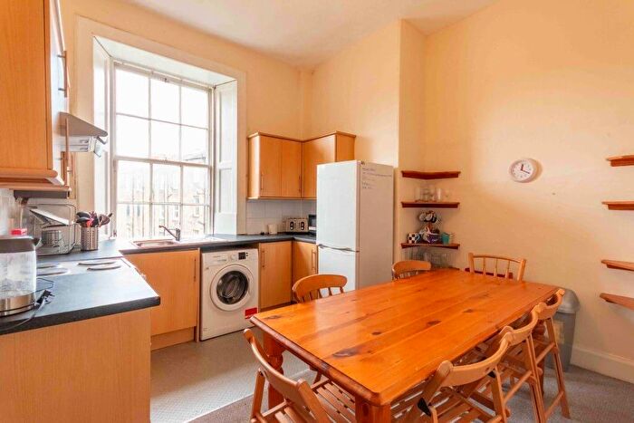 4 Bedroom Flat To Rent In L Sciennes Road, Edinburgh, EH9