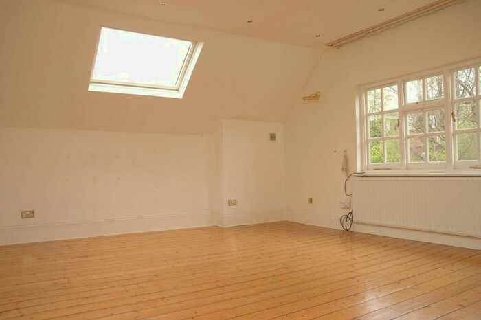 2 Bedroom Flat To Rent In Hollycroft Avenue, Hampstead, London, NW3