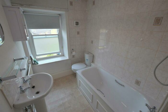 3 Bedroom Cottage To Rent In Market Place, Muker, Swaledale, DL11