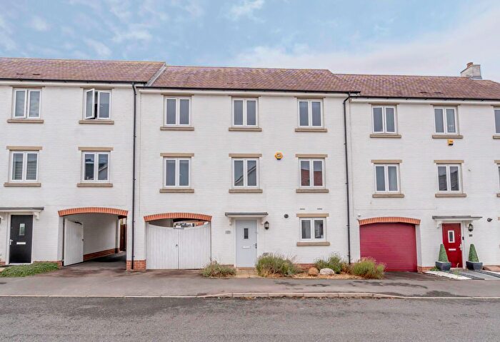 5 Bedroom Terraced House For Sale In Tiree Court, Newton Leys, Milton Keynes, MK3