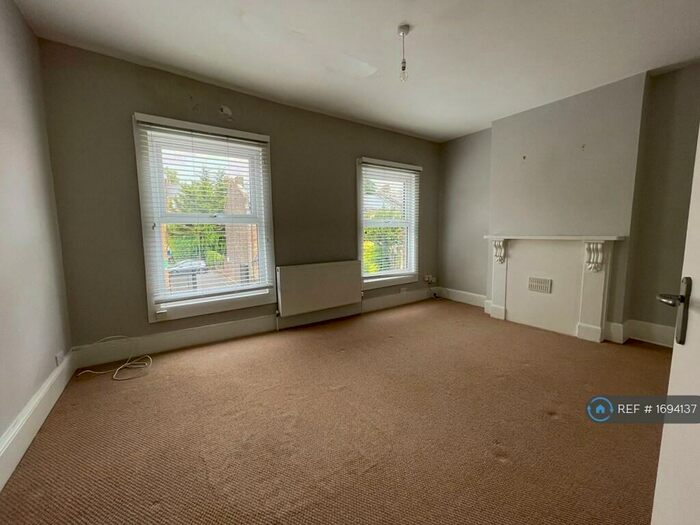 1 Bedroom Flat To Rent In Corbyn Street, London, N4