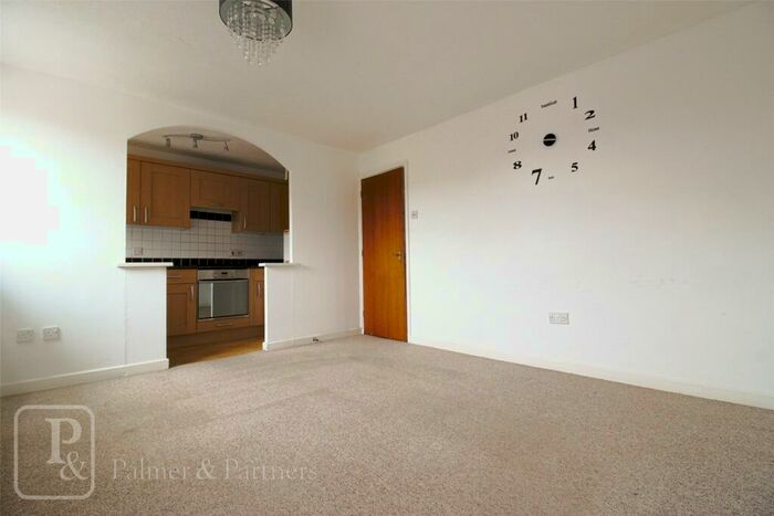 2 Bedroom Apartment To Rent In Hanbury Gardens, Highwoods, Colchester, Essex, CO4