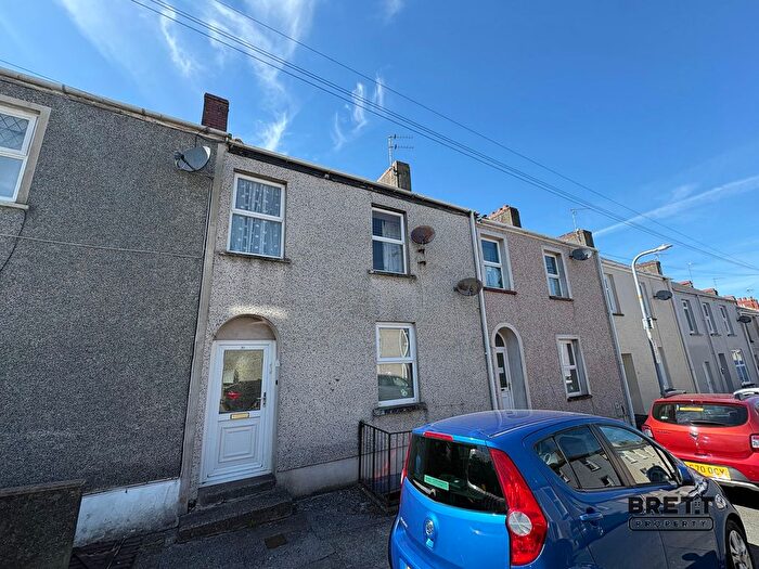 3 Bedroom Terraced House For Sale In Lewis Street, Pembroke Dock, Pembrokeshire., SA72