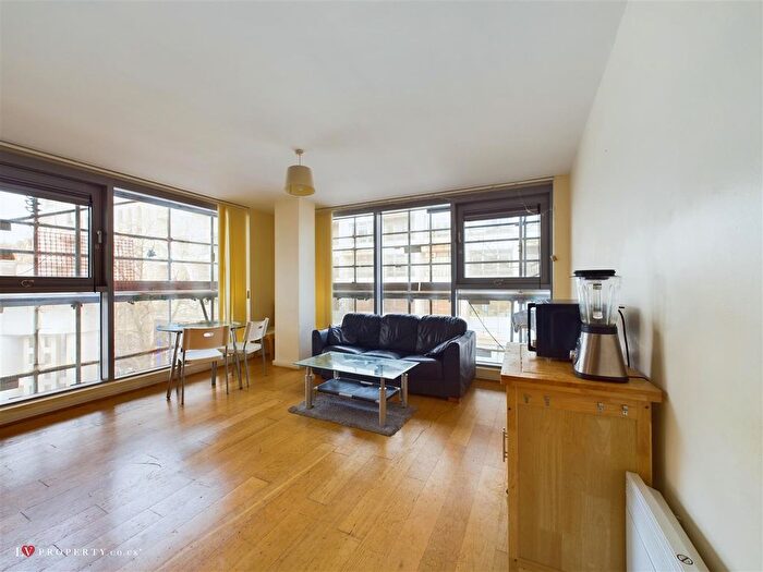 2 Bedroom Flat For Sale In Worcester Street, Birmingham, B2
