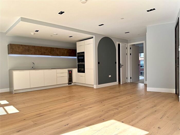 1 Bedroom Flat To Rent In Exchange Gardens, Keybridge House, London, SW8