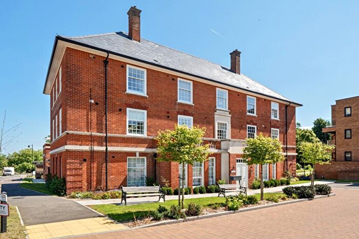 2 Bedroom Apartment To Rent In Patricia Close Aldershot, GU11