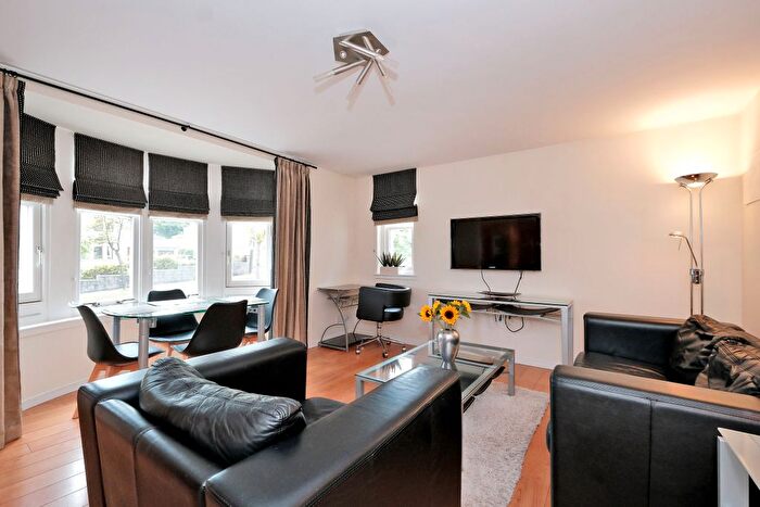 2 Bedroom Flat For Sale In D Anderson Drive, The West End, Aberdeen, AB15