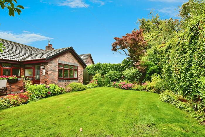 3 Bedroom Detached Bungalow For Sale In Wellfield Close, Knutsford, WA16