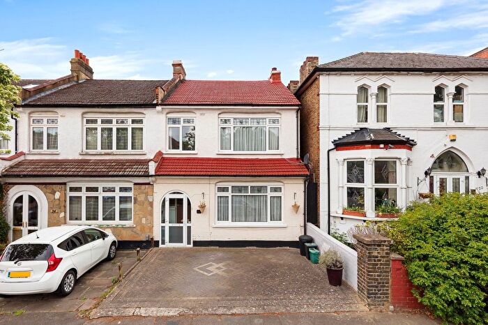 3 Bedroom End Of Terrace House For Sale In Worbeck Road, London, SE20