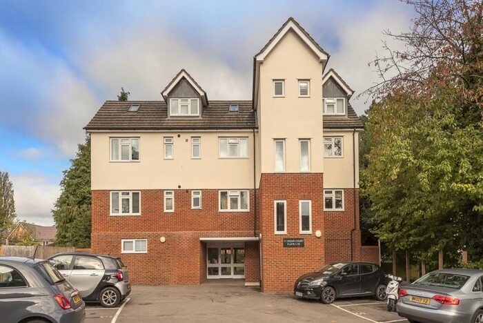 1 Bedroom Flat To Rent In Cedar Court St. Albans, AL4