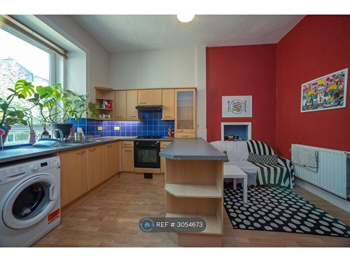 2 Bedroom Flat To Rent In Wardlaw Place, Edinburgh, EH11