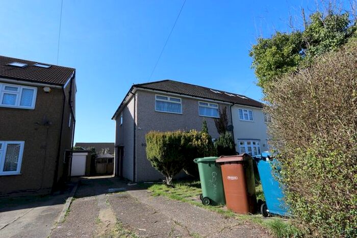 4 Bedroom Semi-Detached House To Rent In Sandymount Avenue, Stanmore, HA7