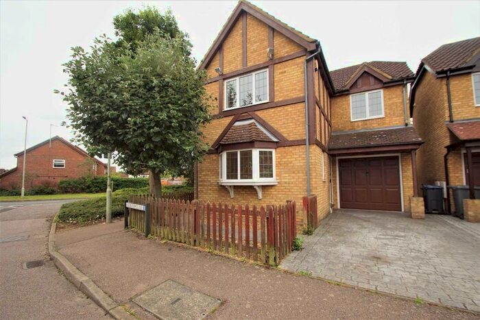 3 Bedroom Property To Rent In Roebuck Close, Hertford, SG13