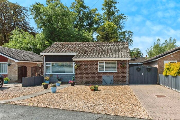 3 Bedroom Detached Bungalow For Sale In Arrowhead Drive, Lakenheath, IP27