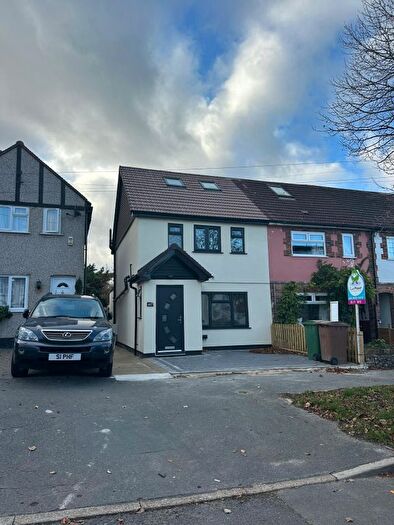 4 Bedroom End Terrace House To Rent In Alberta Avenue, Cheam, SM1