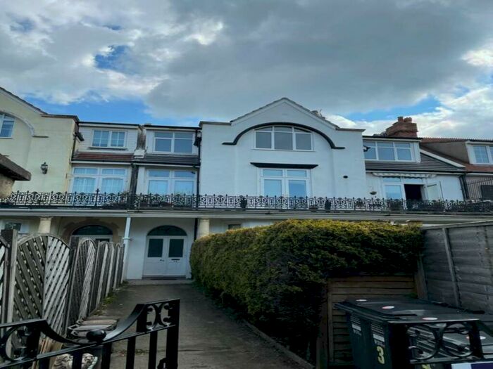 2 Bedroom Flat To Rent In Uphill Road North, Weston-super-Mare, North Somerset, BS23