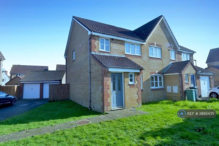 3 Bedroom Semi-Detached House To Rent In Seaview Road, Cowes, PO31