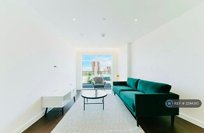 2 Bedroom Flat To Rent In Malthouse Road, London, SW11