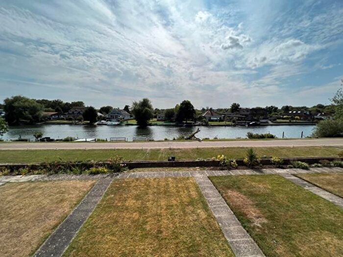 3 Bedroom Property To Rent In Thames Side, Staines, TW18