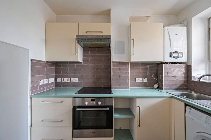 1 Bedroom Flat To Rent In Grenada House, Westferry, London, E14
