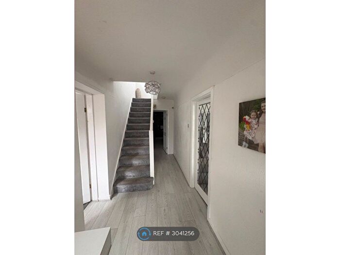 4 Bedroom Semi-Detached House To Rent In Ludlow Drive, Ormskirk, L39