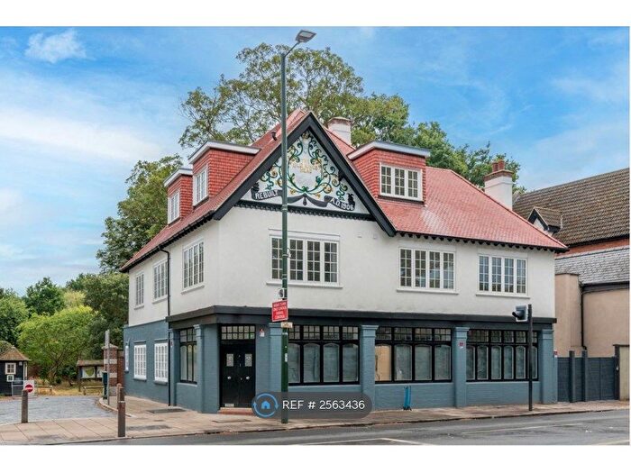 2 Bedroom Flat To Rent In Hampton Court Road, Kingston Upon Thames, KT1