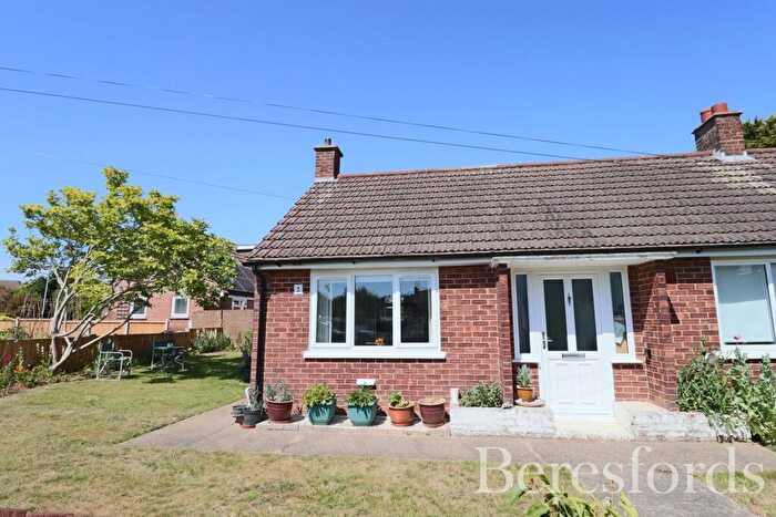 2 Bedroom Bungalow For Sale In Kirkmans Road, Chelmsford, CM2