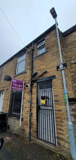 1 Bedroom Terraced House To Rent In Lidget Place, Bradford, BD7