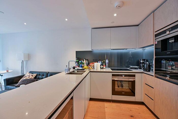 2 Bedroom Flat To Rent In Riverlight Quay, Nine Elms, London, SW11