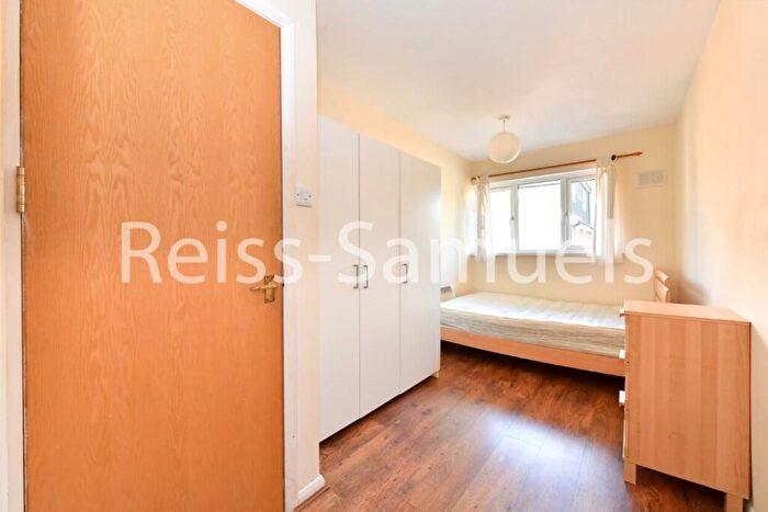 3 Bedroom Apartment To Rent In Ambassador Square, Isle Of Dogs, London, E14