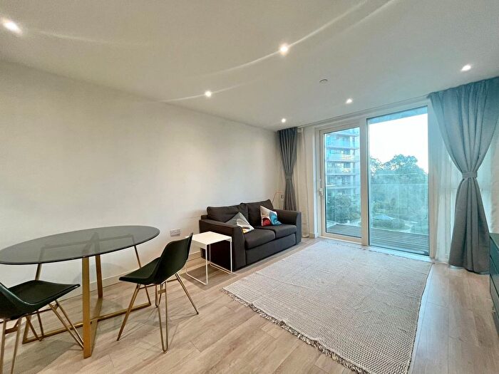 1 Bedroom Flat To Rent In Newnton Close, London, N4