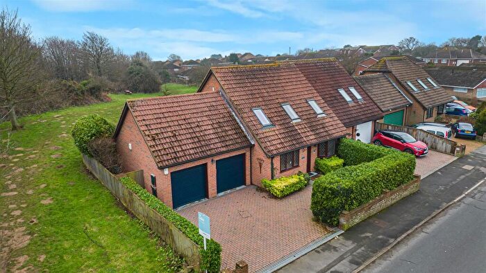 5 Bedroom Semi Detached House For Sale In Telscombe Road, Peacehaven, BN10