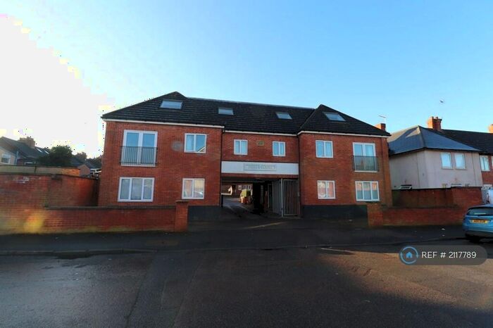 1 Bedroom Flat To Rent In Brookfield Road, Northampton, NN2