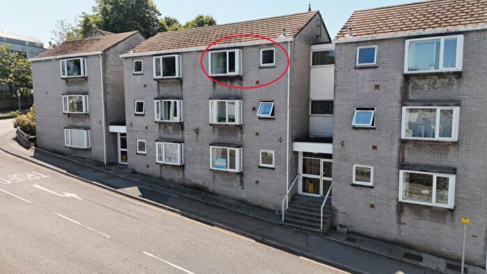 1 Bedroom Flat To Rent In Brook Street, Falmouth, TR11