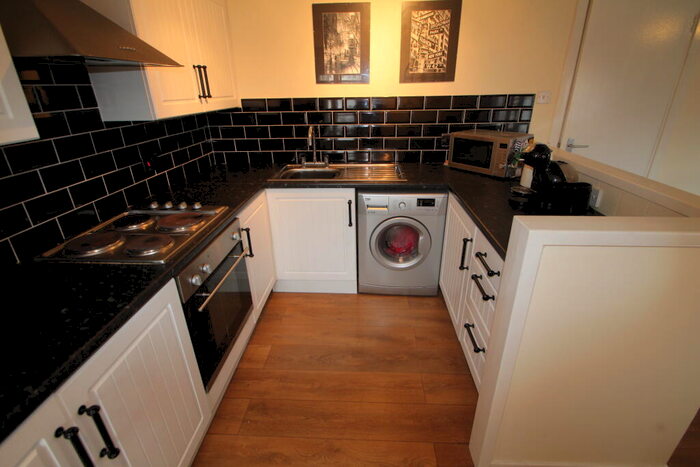 2 Bedroom Apartment To Rent In Bell Street, Merchant City, G4