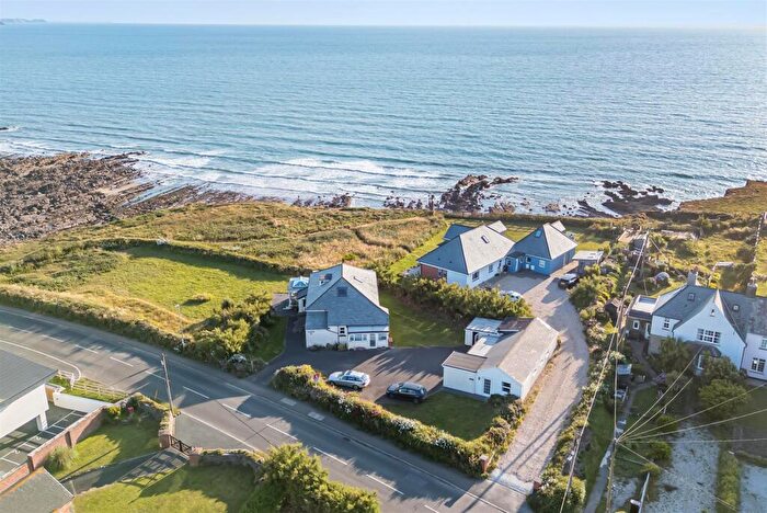 5 Bedroom Bungalow For Sale In Upton, Bude, EX23