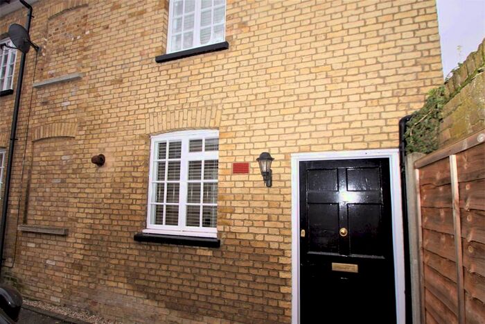 2 Bedroom Semi-Detached House To Rent In Edmunds Corner, Old Cross SG14