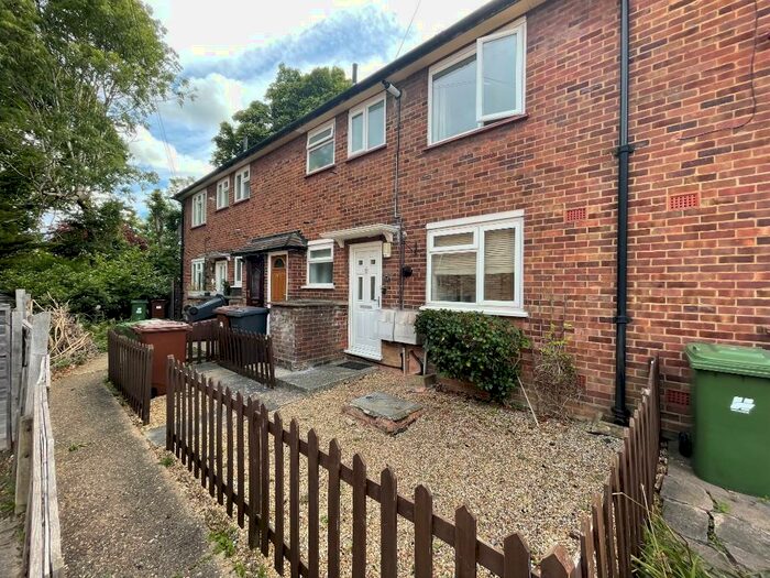 1 Bedroom Maisonette To Rent In Ritz Court, Potters Bar, Hertfordshire, EN6