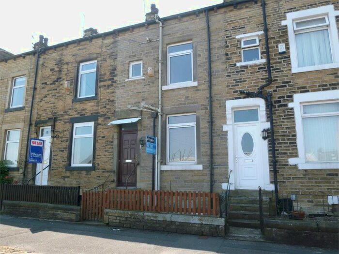 3 Bedroom Terraced House To Rent In Halton Place, Bradford, West Yorkshire, BD5