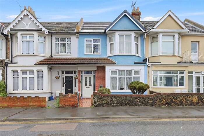 3 Bedroom Terraced House For Sale In Lifstan Way, Southend-On-Sea, Essex, SS1